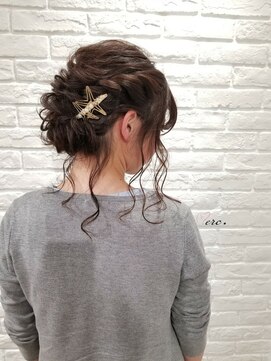 メルク(merc.) 後れ毛可愛い♪ヘアアレンジ