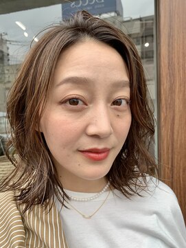 カロン トウキョウ 高円寺店(Kalon Tokyo) ヘルシーハイライトカラーと外ハネミディアム