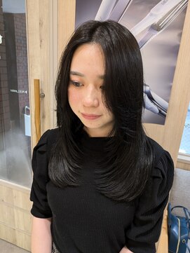 トゥーリ 長崎葉山店(tuuli) レイヤーカット×ネイビーカラー