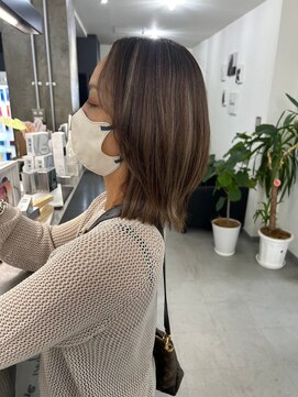 キング 梅田(K!ng) 縮毛矯正髪質改善ハイライトレイヤーカット梅田美容室エクステ