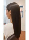 ロングのストレートヘア