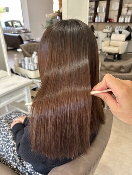 コーム(coom)の写真/当店人気の質感再生トリートメント！ツヤ・まとまりはもちろん、素髪のような軽さをお試しください★