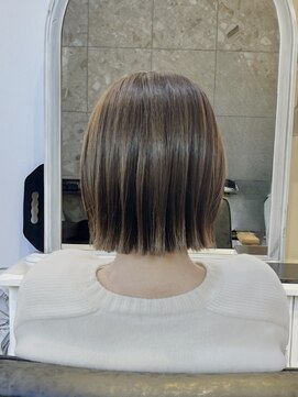 ガレリアエレガンテ 徳重店(GALLARIAElegante) ◎透明感カラー×大人ボブ|くすみベージュ