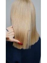 ヴァーディ オモテサンドウ(Vardy omotesando)&nbsp;blonde/抜きっぱなし ブリーチ ブロンド 金髪 ハイトーン