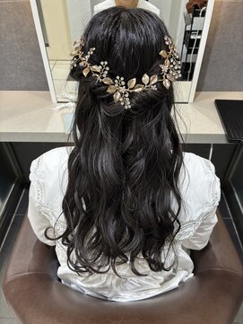 ヴァンカウンシル 松本店(VAN COUNCIL) ゴールドアクセで華やかハーフアップアレンジ
