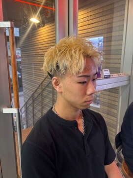 フィフスワン(fifth one) ホワイトブロンド