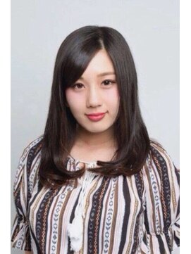 セブンフィズ(SEVEN fizz) 毛先ワンカールのナチュラルストレート