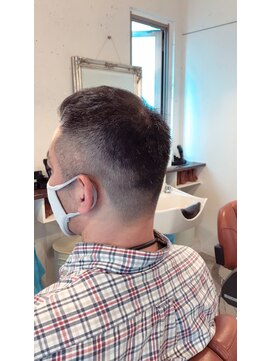 アミーコ(Amico) 刈り上げフェードビジカジサイドパートショート7:3オールバック