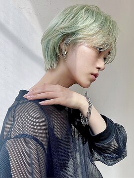 ヴェイン 渋谷(vain) ハンサムショート ハイトーン 寒色 グリーン デザインカラー