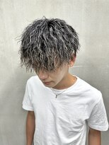 ダズルヘアーエイチ(DAZZLE hair H)&nbsp;ホワイトメッシュ＋ツイストスパイラルパーマ