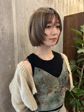 アンバー(AMBER) ボブウルフ