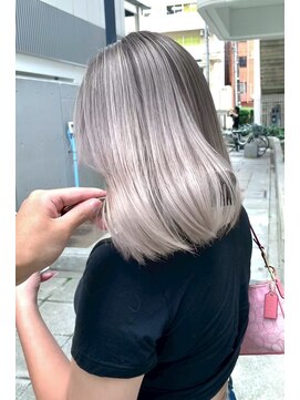 テラ 仙台(Tera) ホワイトグラデーション ホワイトベージュ