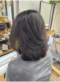レイヤーカットで軽やかさと動きで魅力的な髪型にしませんか？