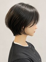 ニチカ(NYCHIKA)&nbsp;骨格補正で叶う横顔美人ショート｜韓国風ボブ×黒髪