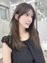 フォンズ(FONS)&nbsp;透明感グレージュカラー/レイヤーカット/顔周りカット/表参道