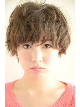 ビッケ(Vicke) ヌーディーアッシュベージュ☆ふんわりマッシュカール