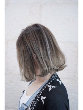 ティンク 横須賀中央(Tink) 艶感のあるカラー