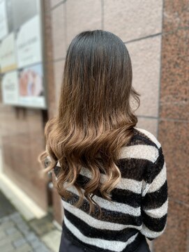 フツーロ 栄(FUTURO) プルエクステ