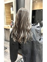 ハグ 横浜(HUG)&nbsp;大人美人になるホワイトハイライト