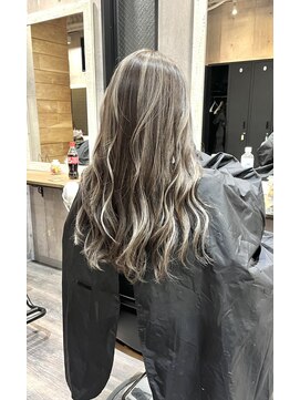 ハグ 横浜(HUG) 大人美人になるホワイトハイライト