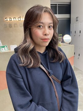 サンド 鹿児島中央(sand) @ayumi_sand イヤリングカラー　ベージュ　インナーカラー