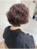 くせを活かしたショートボブ/ピンクカラー