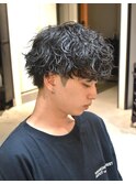 ツーブロック 波巻き ツイストスパイラル 黒髪マッシュ ウルフ