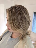 アンドビューティフル 恵比寿(andbeautiful)&nbsp;ハイライトで作るホワイトベージュの白髪ぼかしハイトーンカラー