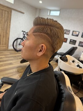 ティグレ(TIGRE) スキンフェード+ダブルカラー