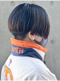 センター分け 前髪なし ハンサムショート 刈り上げマッシュ