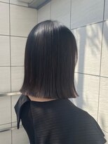 セラ(Cela)&nbsp;ぱつっとヘア×暗髪透明感カラー