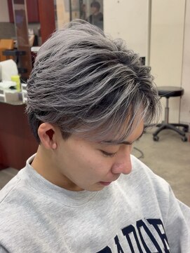 簡単オシャレシルバーアッシュバレイヤージュ