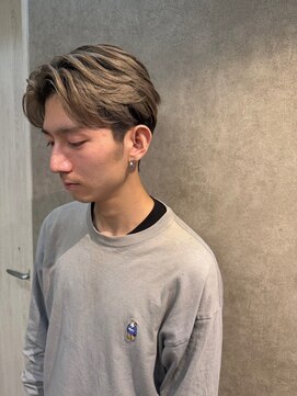 パーミル ヘア クマモト(permille ‰ hair Kumamoto) ベージュ×毛流れセンターパート