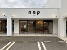 ナップヘアー(nap hair)の雰囲気（広々駐車場です。20台停められます。）