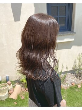 スリー(THREE) ナチュラル ピンクベージュ