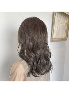 ザ ラボ アングゥ(The Labo ungu) つやつやラベンダーベージュ♪