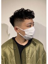 ドルクス 日本橋(Dorcus)&nbsp;日本橋クロップスタイル　フェード　刈り上げ濡れパンチ　床屋