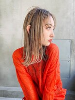 メーヴェ(Mowen) mowen ケアブリーチxペールベージュx段カットxセクシーセミディ