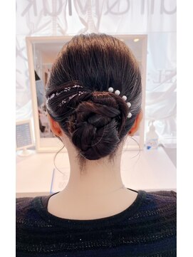 アマレット 東京駅八重洲店(amaretto) 艶シニョン