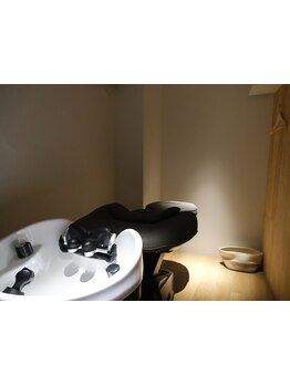 居心地の良い空間×完全個室のシャンプー台が魅力◎周りを気にせず、ゆったりとした時間を。