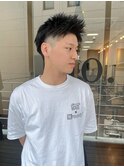 前髪をあげてすっきり刈り上げショート