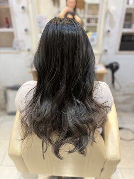 ヴィアンカ(Vianca) バレイヤージュ風×ダークグレージュ