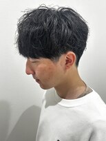 ヒュイル バイ ニアウ(Hwyl by Niau)&nbsp;メンズマッシュパーマニュアンスパーマシャドウパーマ刈り上げ