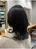 軽やかミディアムレイヤースタイル
