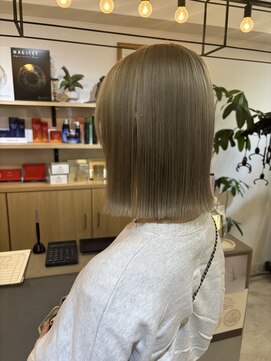 ジエクト ヴィシア(The Ect VIXIA) ヘイリーボブ 切りっぱなし 縮毛 ストレートパーマ