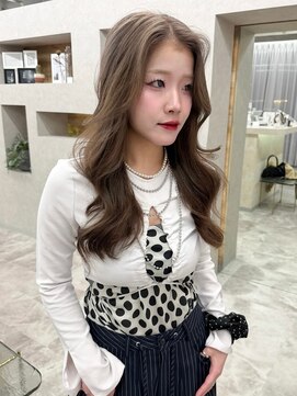 アロ 大阪梅田(alo) 【momoa】2ブリーチでミルクティーカラー《ブリーチ/大阪梅田》