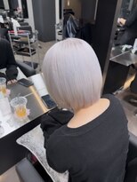 ユーザ(YUZA)&nbsp;ホワイトブロンド