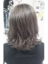 ノーマジーン(Norma jean)&nbsp;肩回りのボルリューム感で華やかな大人ロブの完成！