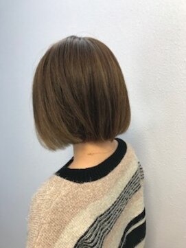 ラボヌールヘアーパルフェ 大宮西口店(La Bonheur hair parfait) 切りっぱなしスタンダードボブ