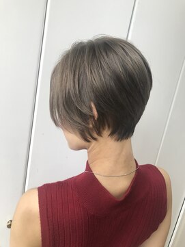 ドルチェ 梅田(Dolce) 【Dolce梅田】襟足コンパクト/スッキリ小顔ショート/グレージュ